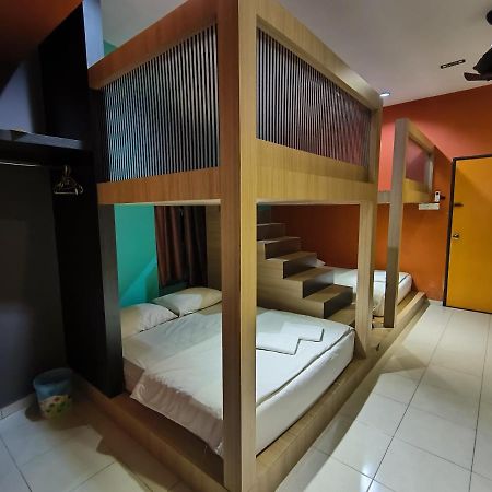 Golden Guest House Kuantan Exterior photo