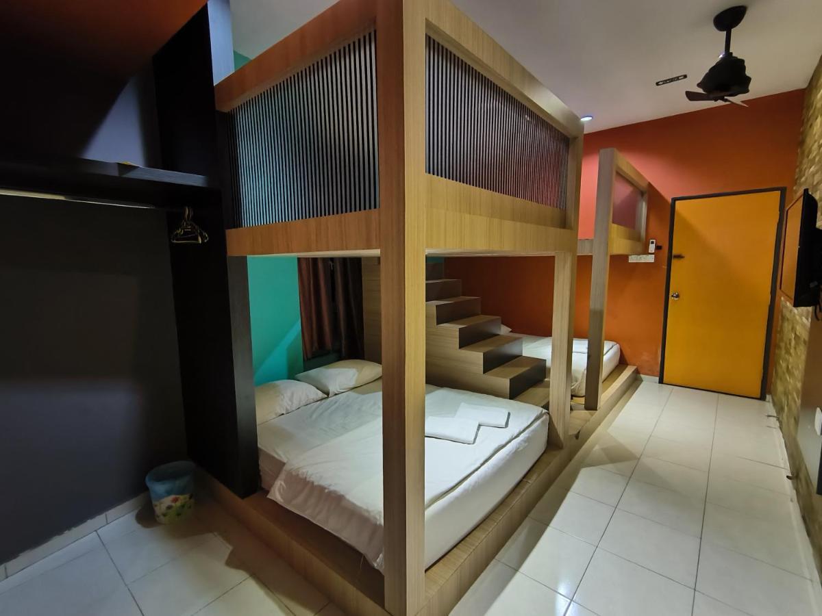 Golden Guest House Kuantan Exterior photo